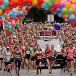 BERN, 12JUN16 - Start zum 10 km Lauf mit neuer Streckenfuehrung. Die Laeuferinnen starten in mehreren Bloecken auf der Monbijoustrasse - ein sehenswertes Schauspiel. Auch deshalb, weil der Zeitgeber-Wagen nicht starten konnten und die Laeuferinnen alleine ziehen lassen musste. Die Frauen namens extrem gelassen und laecheltem dem verzweifelten Fahrer beim Vorbeilaufen einfach zu. Impression vom 30. Schweizer Frauenlauf in Bern am 12. Juni 2016.Impression of the 30th Swiss Women's Run in Bern, Switzerland, June 12, 2016. With more than 16,000 participants, the Swiss Women's Run is the largest women's sports event in Switzerland.swiss-image.ch/Photo Andy Mettler