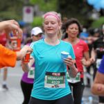 BERN, 12JUN16 - Willkommene Erfrischung: Die Teilnehmerinnen werden an Verpflegungsposten mit abwechslungsreichem Angebot an Snacks und Getraenken entlang der Strecke versorgt. Impression vom 30. Schweizer Frauenlauf in Bern am 12. Juni 2016.Impression of the 30th Swiss Women's Run in Bern, Switzerland, June 12, 2016. With more than 16,000 participants, the Swiss Women's Run is the largest women's sports event in Switzerland.swiss-image.ch/Photo Andy Mettler