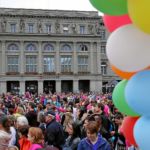 BERN, 12JUN16 - Viele Laeuferinnen und Zuschauer waehrend der Siegerinnenehrung auf dem Bundesplatz am Ende des 30. Schweizer Frauenlauf in Bern am 12. Juni 2016.Impression of the 30th Swiss Women's Run in Bern, Switzerland, June 12, 2016. With more than 16,000 participants, the Swiss Women's Run is the largest women's sports event in Switzerland.swiss-image.ch/Photo Andy Mettler