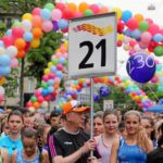 BERN, 12JUN16 - Diese Laeuferinnen freuen sich auf den Startschuss zum 5 km Lauf anlaesslich des 30. Schweizer Frauenlauf in Bern am 12. Juni 2016.Impression of the 30th Swiss Women's Run in Bern, Switzerland, June 12, 2016. With more than 16,000 participants, the Swiss Women's Run is the largest women's sports event in Switzerland.swiss-image.ch/Photo Andy Mettler