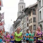 BERN, 12JUN16 - Die Teilnehmerinnen des 30. Schweizer Frauenlaufes passieren bei regnerischem Wetter das Berner Muenster am 12. Juni 2016 in Bern.Impression of the 30th Swiss Women's Run in Bern, Switzerland, June 12, 2016. With more than 16,000 participants, the Swiss Women's Run is the largest women's sports event in Switzerland.swiss-image.ch/Photo Andy Mettler