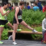 BERN, 12JUN16 - Stretching im Park. Bern im Lauffieber: Ueber 16'000 laufbegeisterte Frauen treten in den verschiedenen Kategorien zu den Rennen in und um die Berner Altstadt an. Impression vom 30. Schweizer Frauenlauf in Bern am 12. Juni 2016.Impression of the 30th Swiss Women's Run in Bern, Switzerland, June 12, 2016. With more than 16,000 participants, the Swiss Women's Run is the largest women's sports event in Switzerland.swiss-image.ch/Photo Michael Buholzer