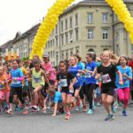 BERN, 12JUN16 - Startschuss zur Meile: Die Maedchen der Kategorie 'Girls Meile' nehmen die 1,6 Kilometer lange Strecke in Angriff. Impression vom 30. Schweizer Frauenlauf in Bern am 12. Juni 2016.Impression of the 30th Swiss Women's Run in Bern, Switzerland, June 12, 2016. With more than 16,000 participants, the Swiss Women's Run is the largest women's sports event in Switzerland.swiss-image.ch/Photo Michael Buholzer