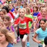 BERN, 12JUN16 - Lauffest fuer die Kleinsten: Die Maedchen der Kategorie 'Girls Meile' nehmen die Strecke unter die Fuesse. Impression vom 30. Schweizer Frauenlauf durch die Berner Innenstadt am 12. Juni 2016.Impression of the 30th Swiss Women's Run in Bern, Switzerland, June 12, 2016. With more than 16,000 participants, the Swiss Women's Run is the largest women's sports event in Switzerland.swiss-image.ch/Photo Michael Buholzer