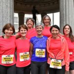 BERN, 12JUN16 - Die Laeuferinnen mit den Politikerinnen Regula Rytz (L) und Franziska Teuscher (2L) und Yvonne Oeri (2R) freuen sich vor dem Start im Elite Rennen ueber 5 Kilometer anlaesslich des 30. Schweizer Frauenlauf in Bern am 12. Juni 2016.Impression of the 30th Swiss Women's Run in Bern, Switzerland, June 12, 2016. With more than 16,000 participants, the Swiss Women's Run is the largest women's sports event in Switzerland.swiss-image.ch/Photo Michael Buholzer